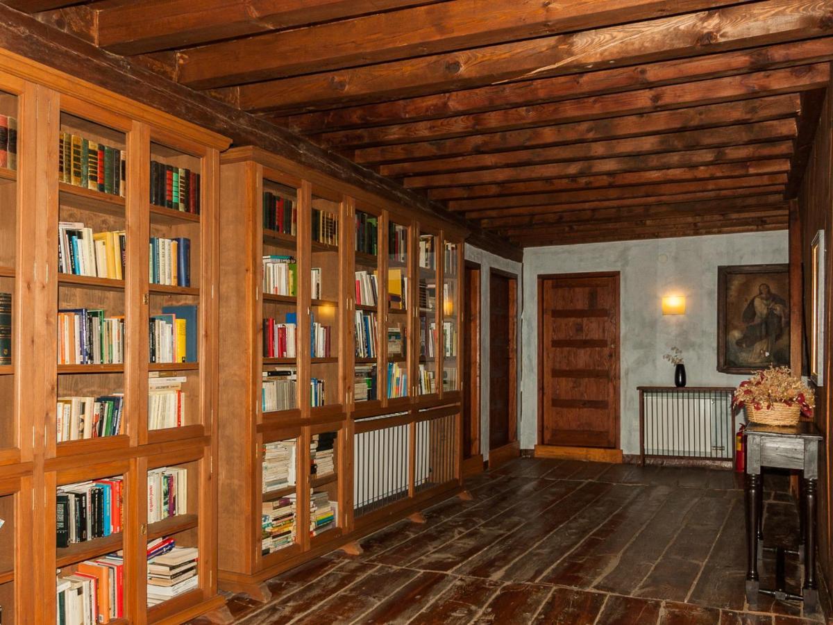 Posada Real La Casa De Arriba نافاريدوندا دي غريدوس المظهر الخارجي الصورة