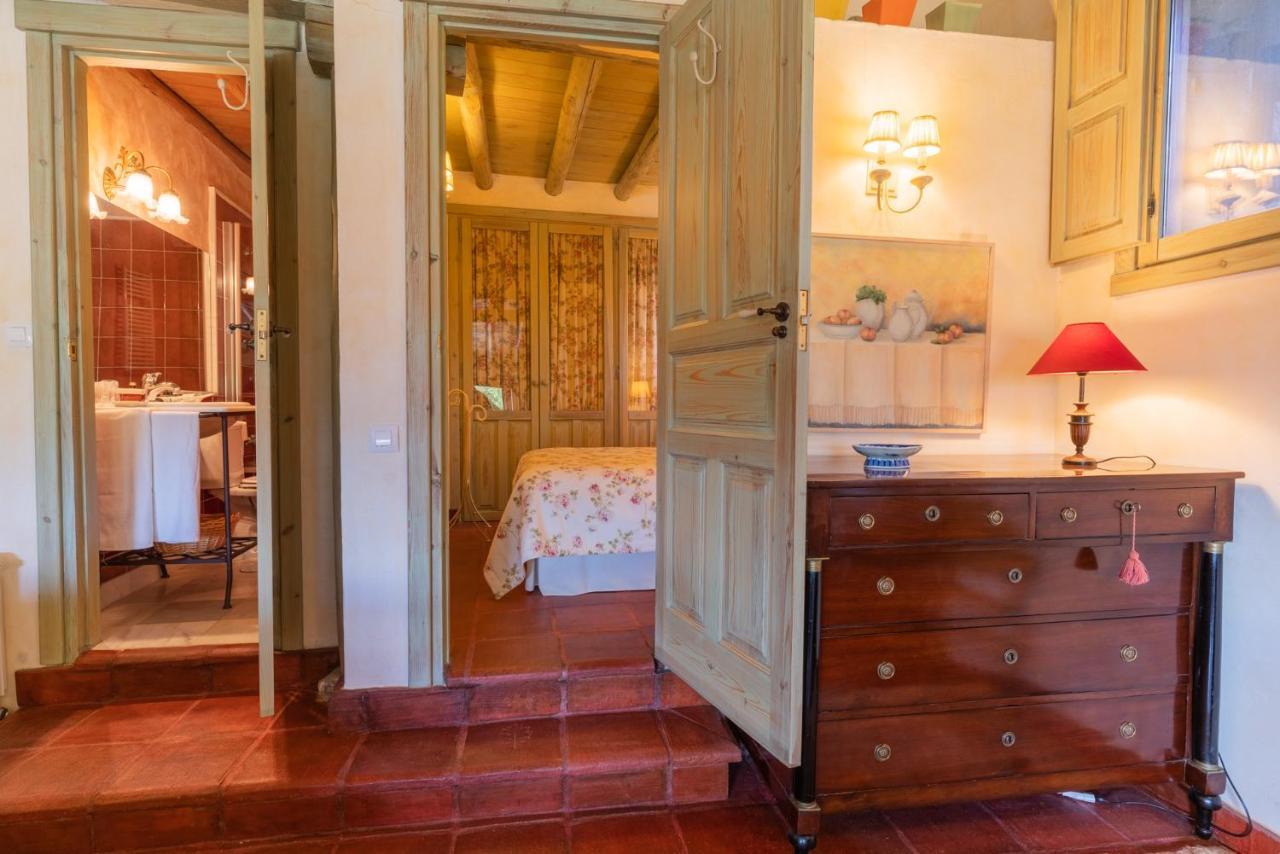 Posada Real La Casa De Arriba نافاريدوندا دي غريدوس الغرفة الصورة
