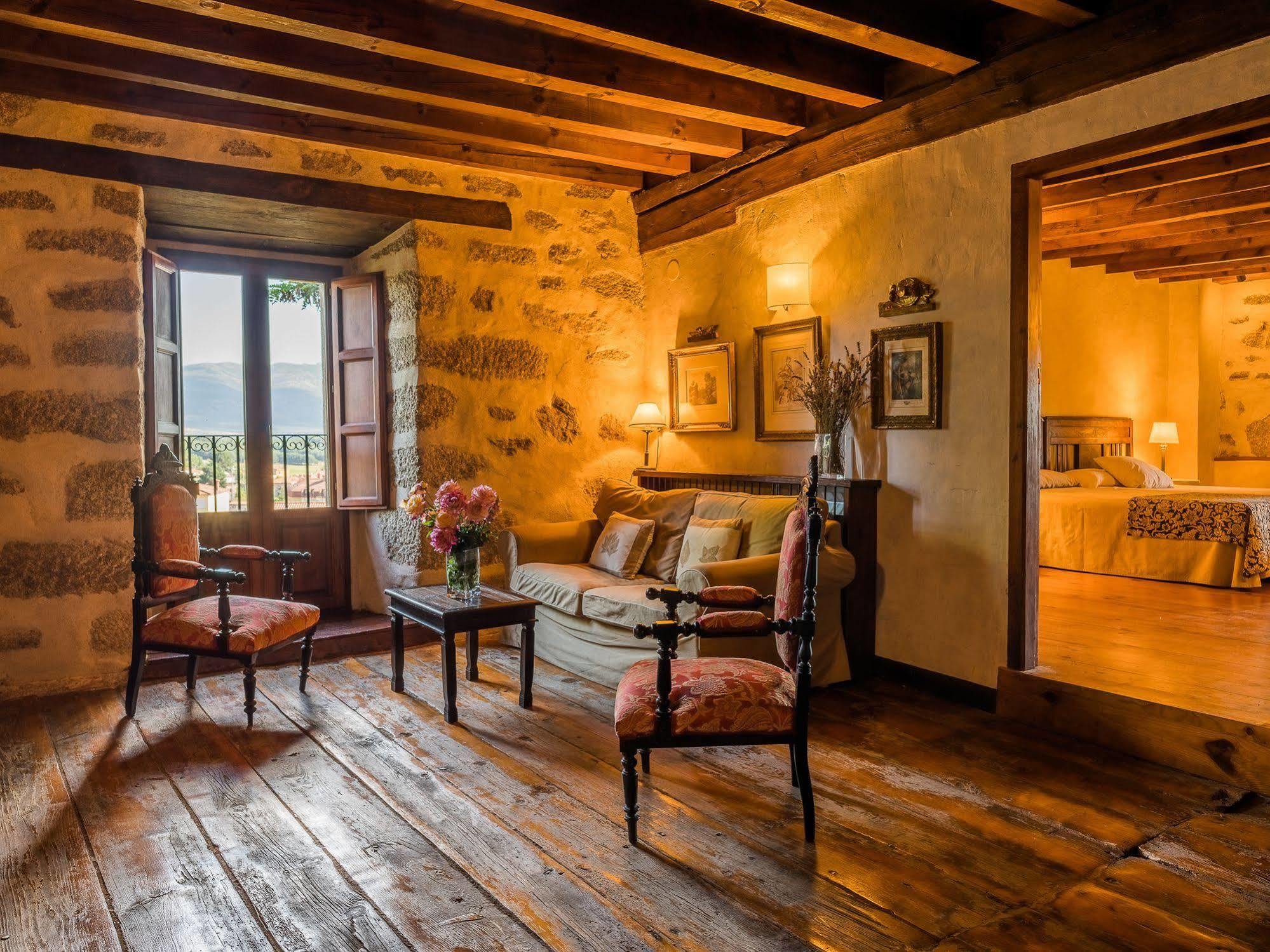 Posada Real La Casa De Arriba نافاريدوندا دي غريدوس المظهر الخارجي الصورة